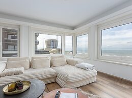 Corner Apartment With Phenomenal sea View