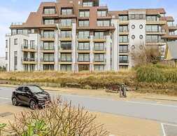 Apartment in Oostduinkerke With Sea View