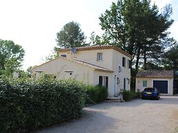Comfortable Holiday Home With Pool