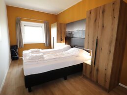 Villa in Leons With Sloop Rentals
