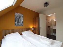 Villa in Leons With Sloop Rentals