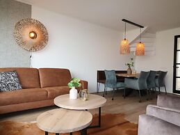 Villa in Leons With Sloop Rentals