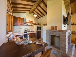 Nice Apartment in Seggiano