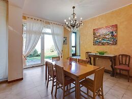 Villa Near Lake Garda With Bubble Bath