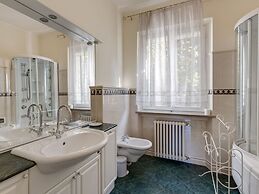 Villa Near Lake Garda With Bubble Bath