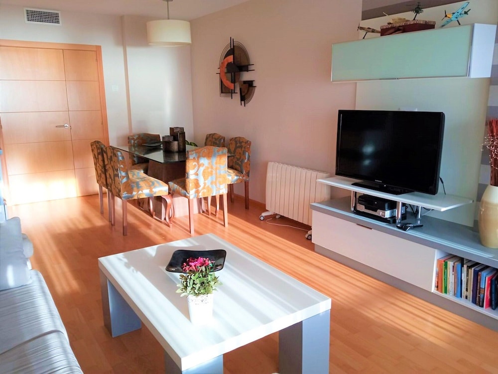 Sunny Garden Apartment
