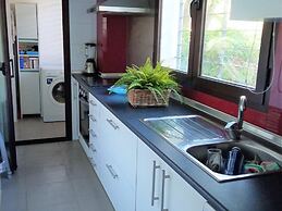 Sunny Garden Apartment