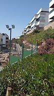 Sunny Garden Apartment