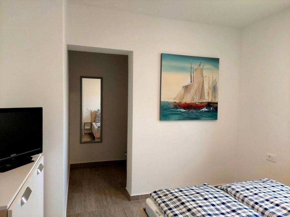 Delfin Modern Retreat