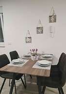 Delfin Modern Retreat