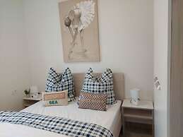 Delfin Modern Retreat