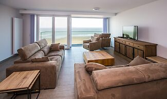Beautiful Apartment With Phenomenal sea View