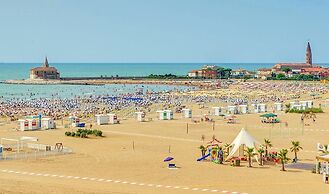 Apartment in Caorle Near Beach and Pool