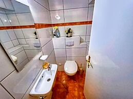 Spacious Apartment in Gortipohl With Garden