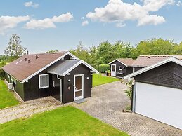 8 Person Holiday Home in Hojslev