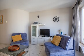 Well-maintained Apartment With sea View