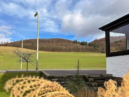 Modernes Split-level Haus Nahe am Hennesee
