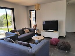 Elegant Villa in Sainte Valiere