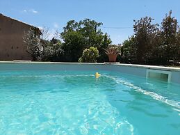 Elegant Villa in Sainte Valiere