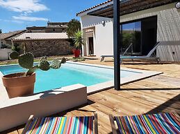 Elegant Villa in Sainte Valiere