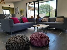 Elegant Villa in Sainte Valiere