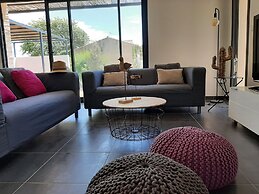 Elegant Villa in Sainte Valiere