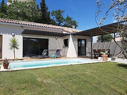 Elegant Villa in Sainte Valiere