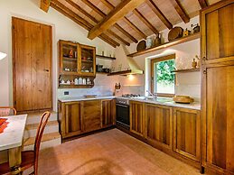 Villa in Borgo Pace With Private Pool