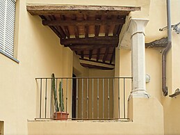 Apartment in Lucca Near Amphitheater Square