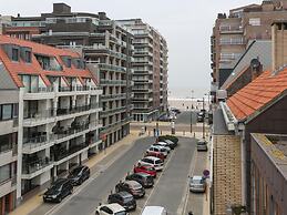 Apartment in Middelkerke With Large Terrace