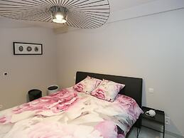 Apartment in Middelkerke With Large Terrace