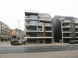 Apartment in Middelkerke With Large Terrace