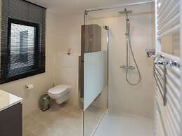 Apartment in Middelkerke With Large Terrace
