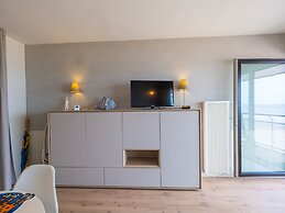 Modern Studio With sea View and Garage