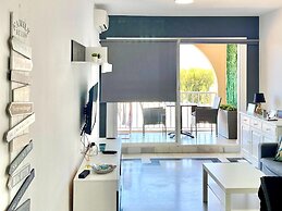 Seaside Flat With Shared Pool