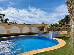 Seaside Flat With Shared Pool