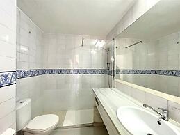 Seaside Flat With Shared Pool