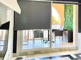 Seaside Flat With Shared Pool