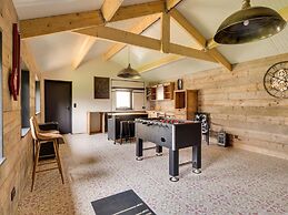 Lush Holiday Home in Limburg With Jacuzzi