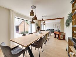 Lush Holiday Home in Limburg With Jacuzzi