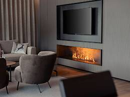 Luxury Penthouse, ski Lift Within Walking Distance