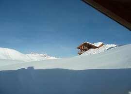 Apartment in L'eclose With Mountain Views