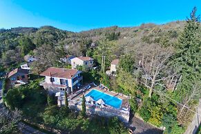 Apartment in Sassetta With Pool and Garden