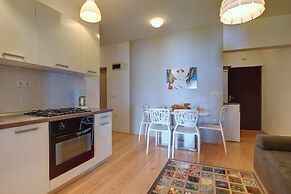 Comfortable Apartment With Private Terrace