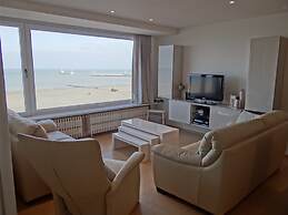 Coastal Comfort With Views