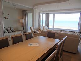 Coastal Comfort With Views