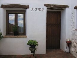 Rustic Mountain Stay, Laroya