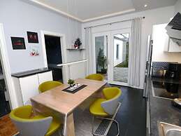 Fischer 2 Modern Retreat
