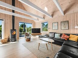 5 Star Holiday Home in Henne