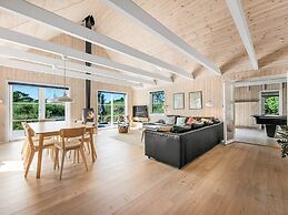 5 Star Holiday Home in Henne